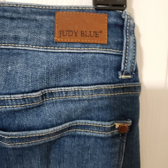 Judy Blue Skinny Fit Capri Size 7/28 - Picture 5 of 6